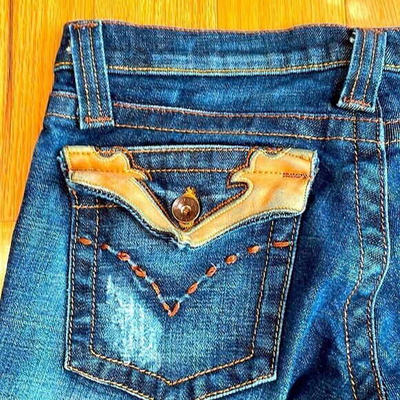 Flared Distressed Embroidered Pocket Jean w/ Boot Cut Flare Size 7 - Picture 7 of 11